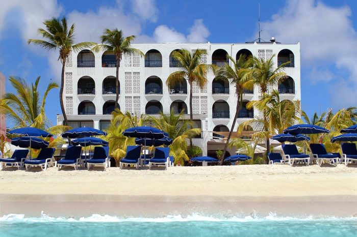 Sint Maarten Holland House Beach Hotel **** vanaf 1335,-