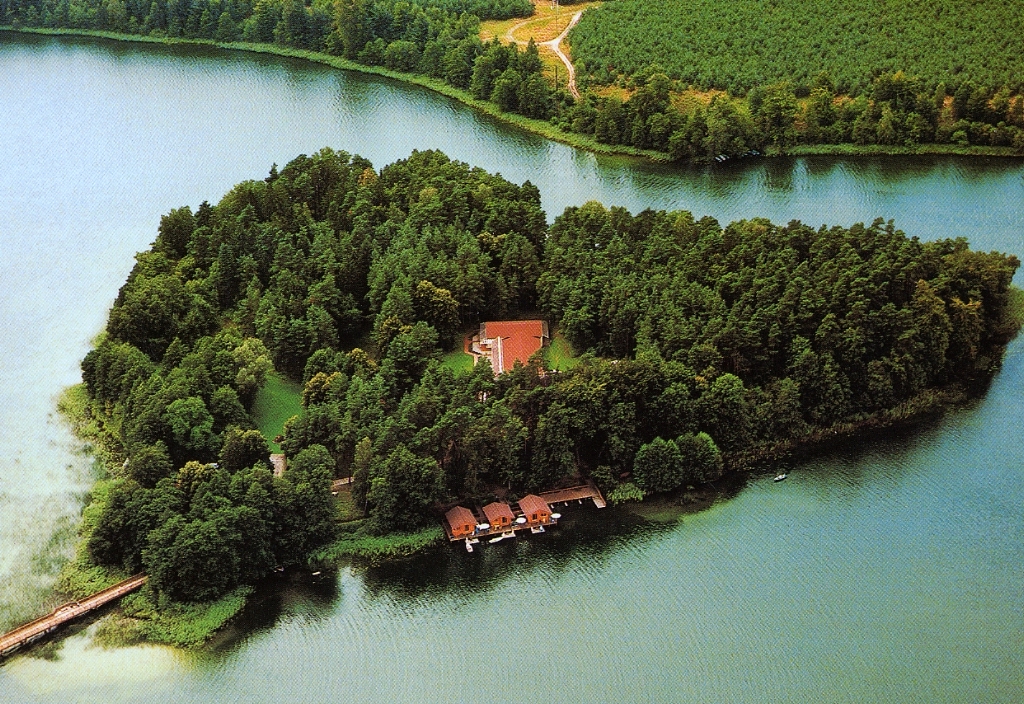 Herzinsel in de Brückentinsee, Duitsland
