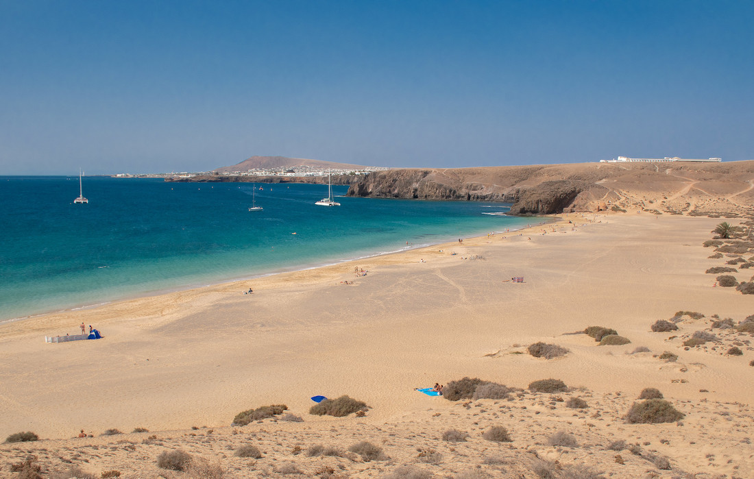 De 5 beste stranden in Lanzarote om met de auto te bereiken