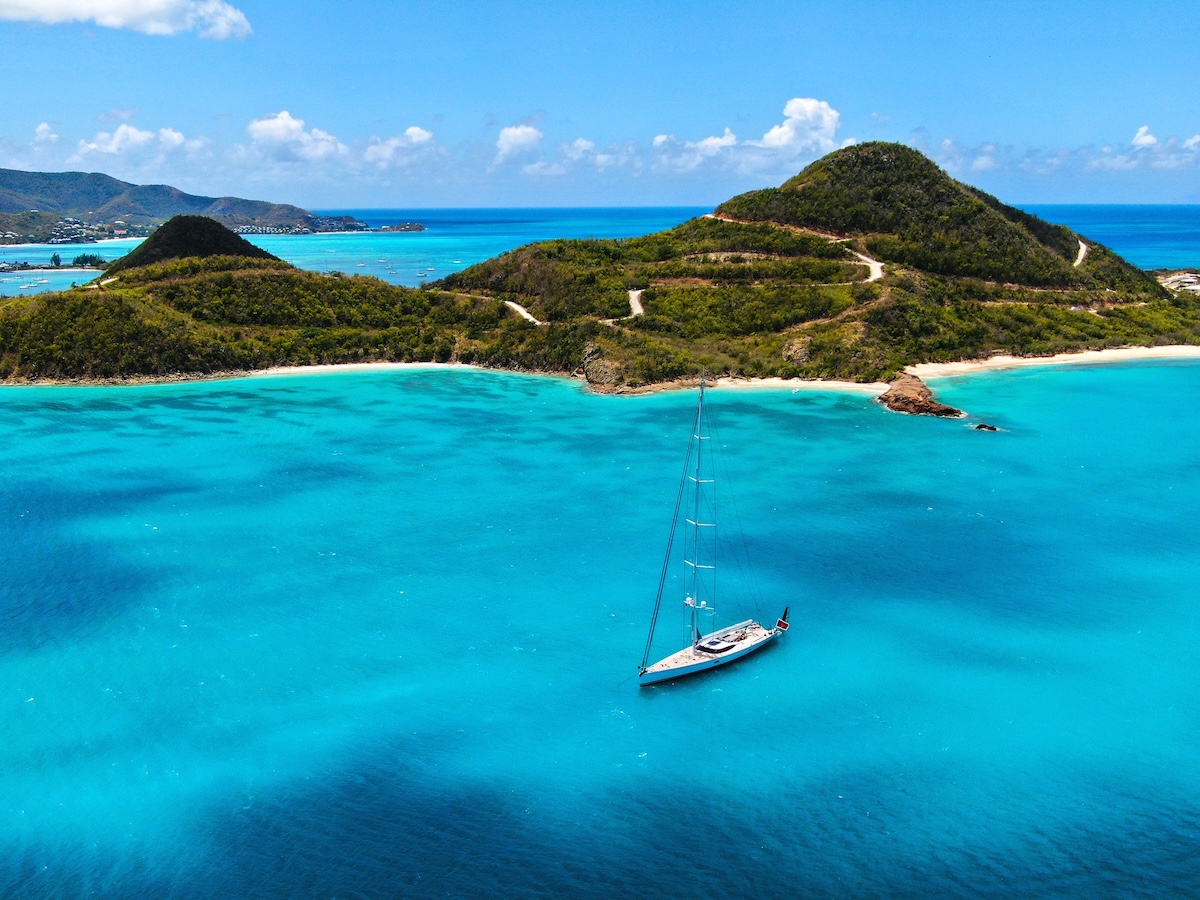 Vijf eilanden voor de kust van Antigua en Barbuda om te bezoeken