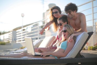 Laat je niet hacken tijdens je vakantie!10 cybersecurity tips voor reizigers